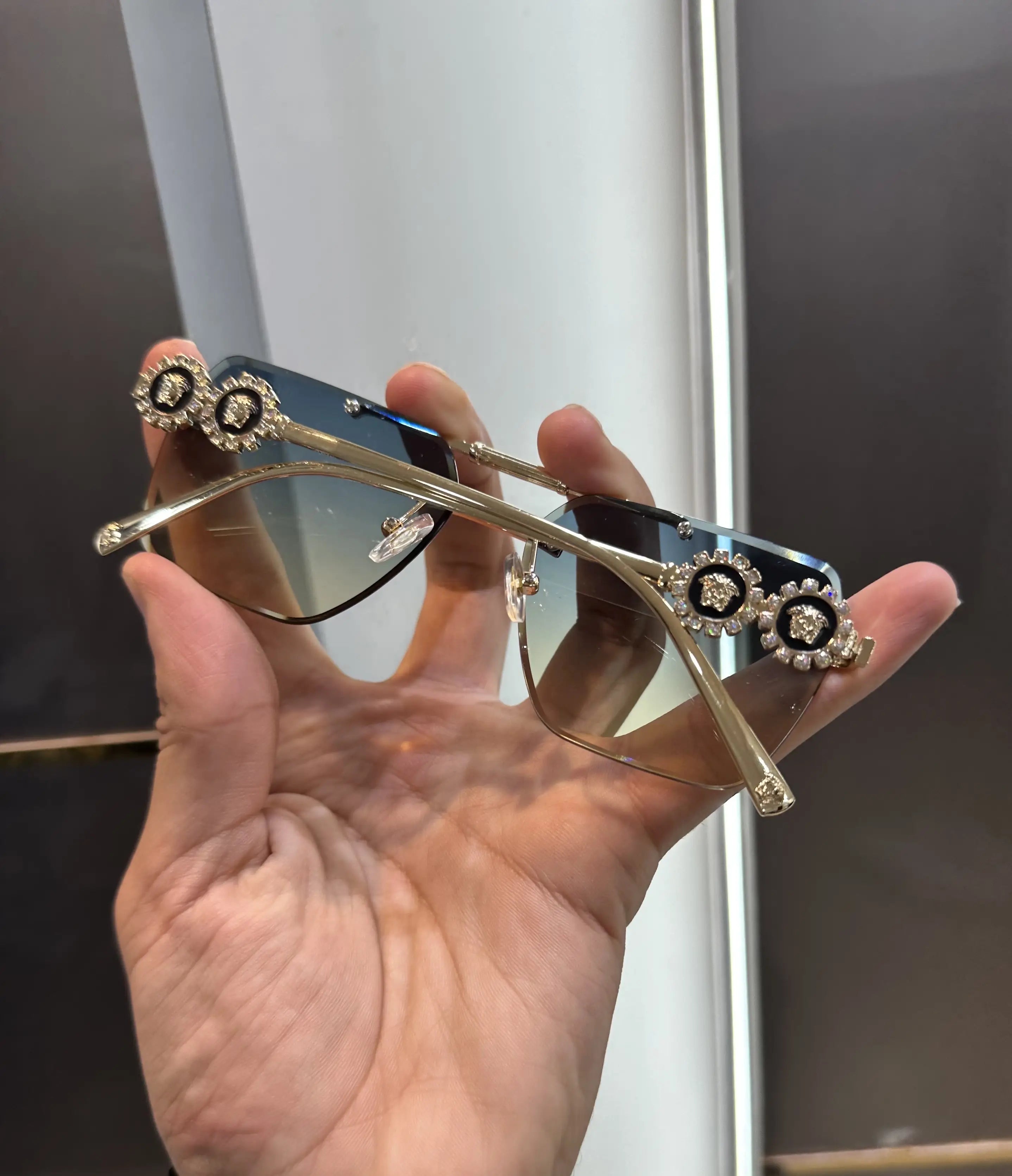 Versac e Gold Multi Metal Premium Shades 3095 Secondary image