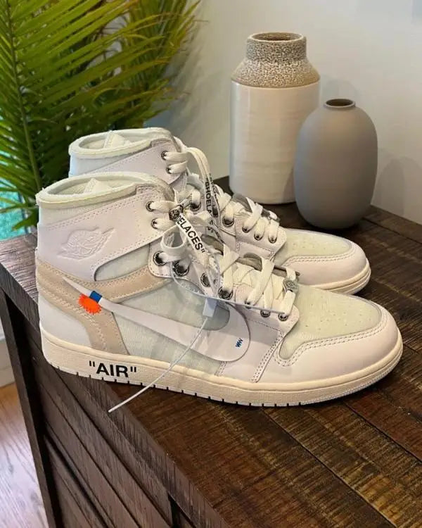 Nik_e Jordan retro 1 X off white UNC