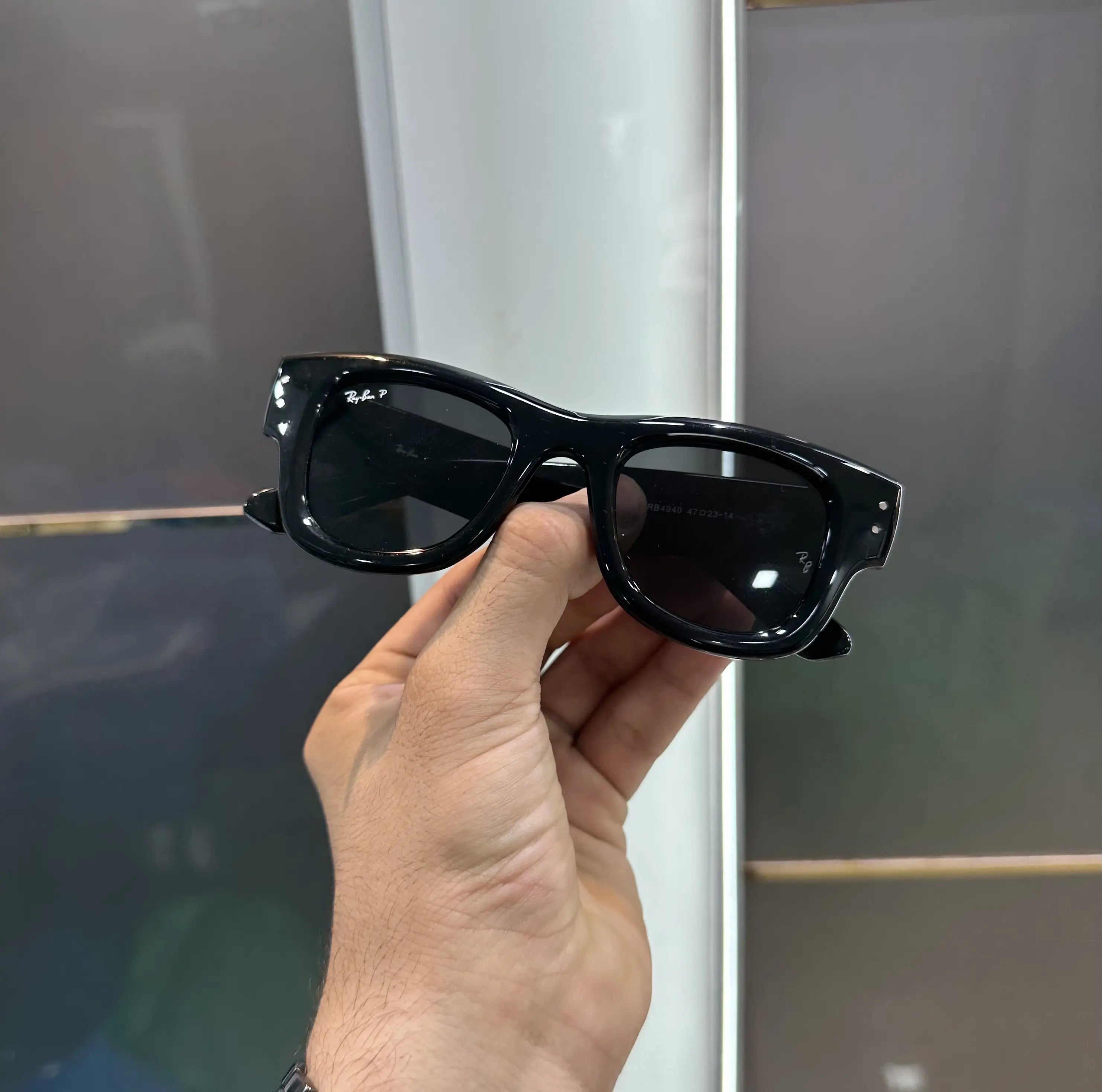 RayBan All Black Diamond Puffer Premium Shades 940 Secondary image