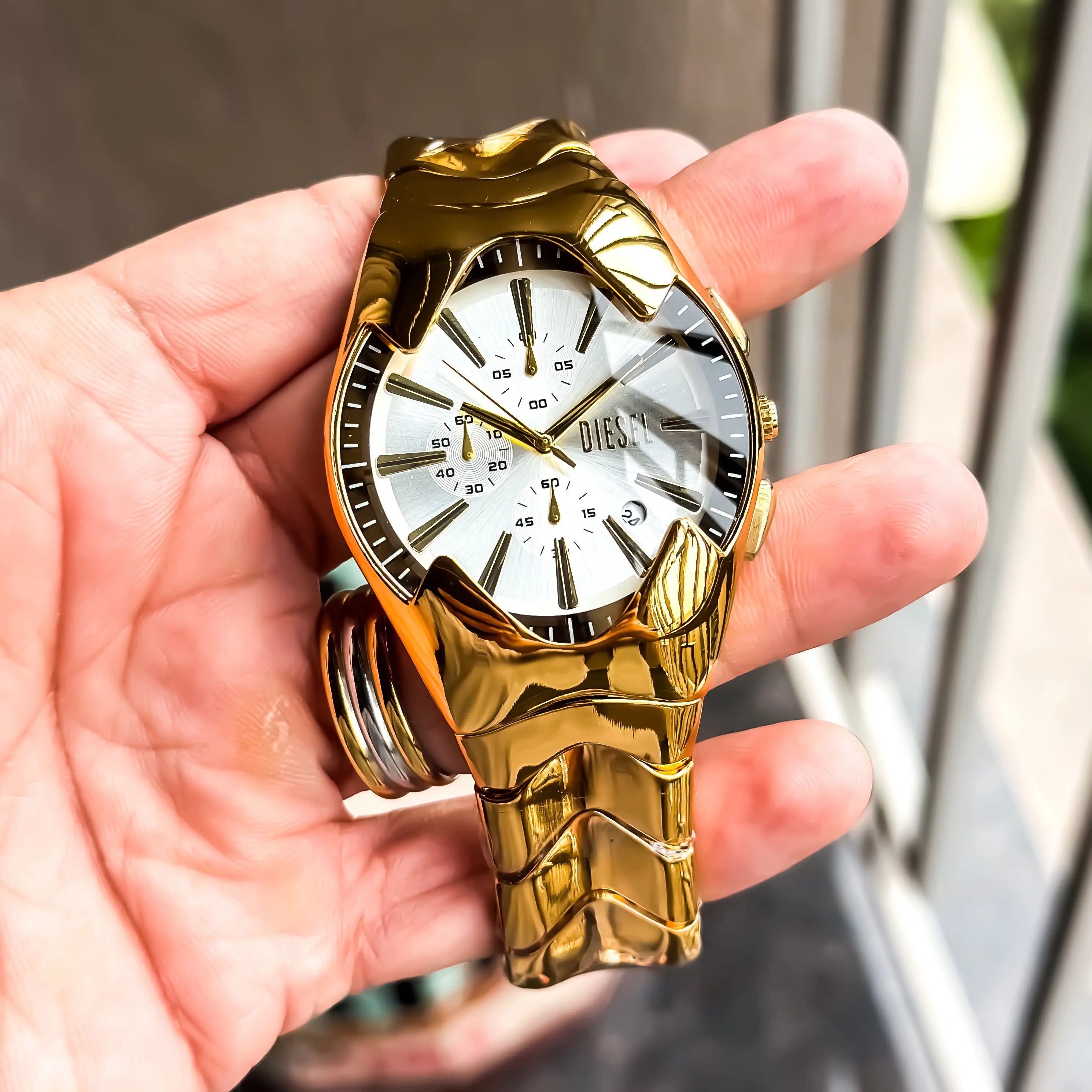 DIESEL_GOLD_WHITE