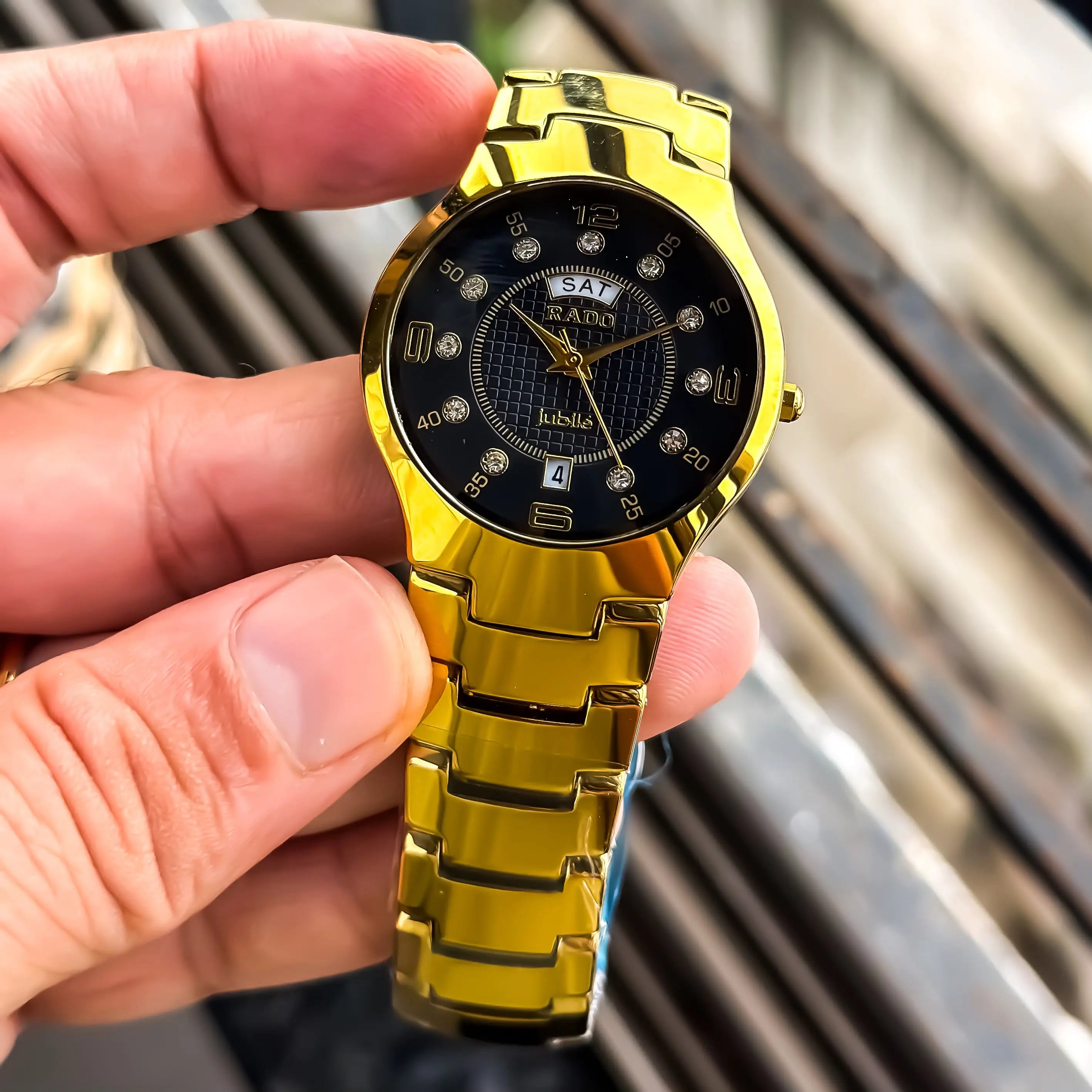 RADO_CERAMIC_GOLD_BLACK Secondary image