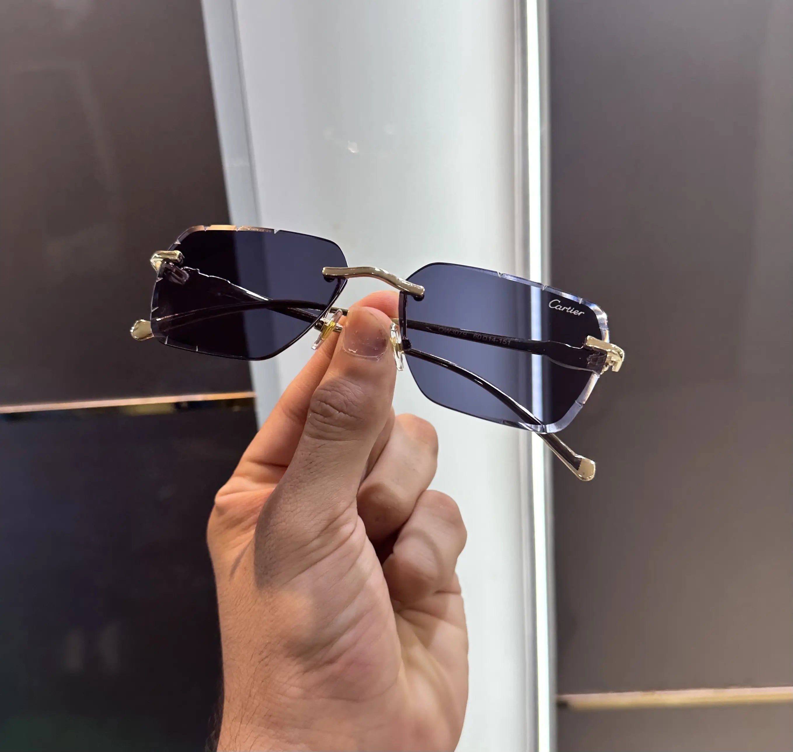 Cartie r Gold Black Premium Shades 3079 Secondary image