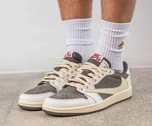 jordan 1 LOW Reverse Mocha Main image