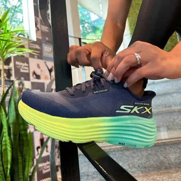 Skecher_s Slip In MAX CUSHIONING ENDEAVOUR HA