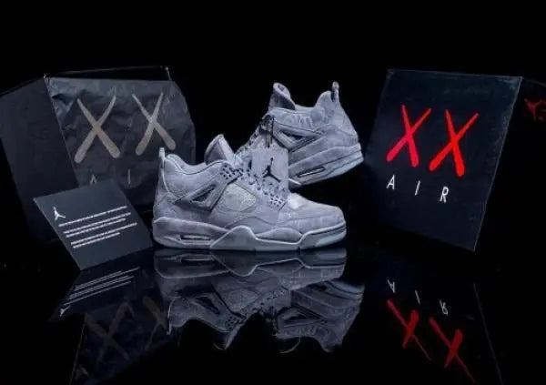 Jordan Retro 4 Kaws Cool Grey Glow In Dark Semi UA