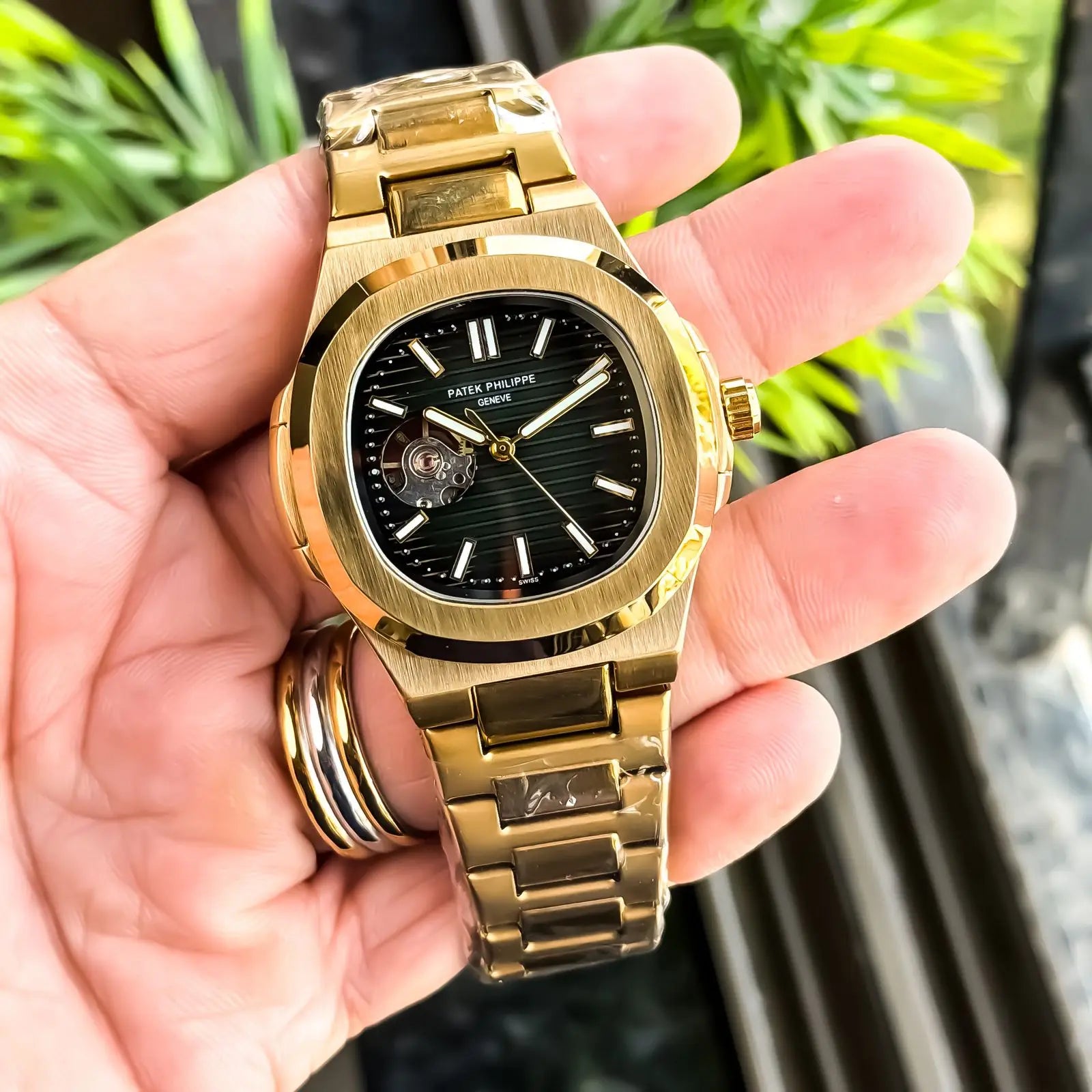 PATEK_PHILIPPE_GOLD_GREEN