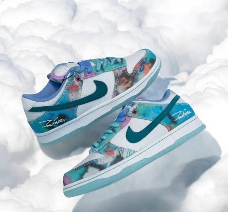 SB DUNK FUTURA WITH ORIGINAL BOX Main image