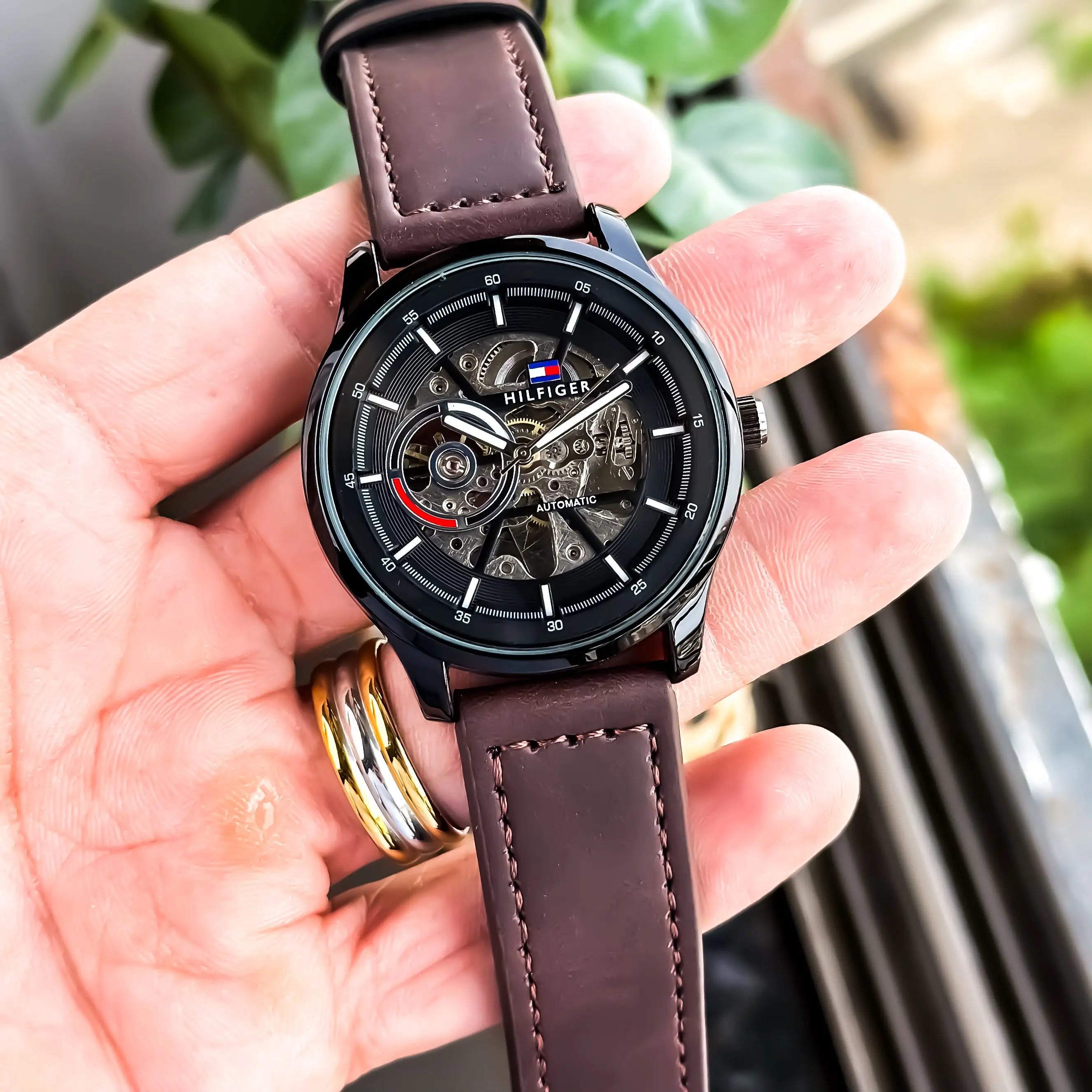 TOMMY_AUTO_LEATHER Main image