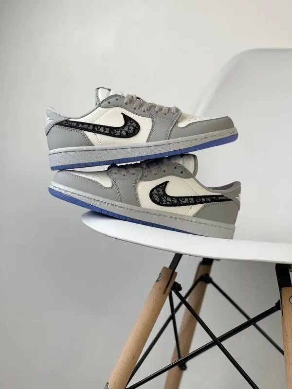 Nik_e Jordan 1 Low Dioorr with keychain Semi UA