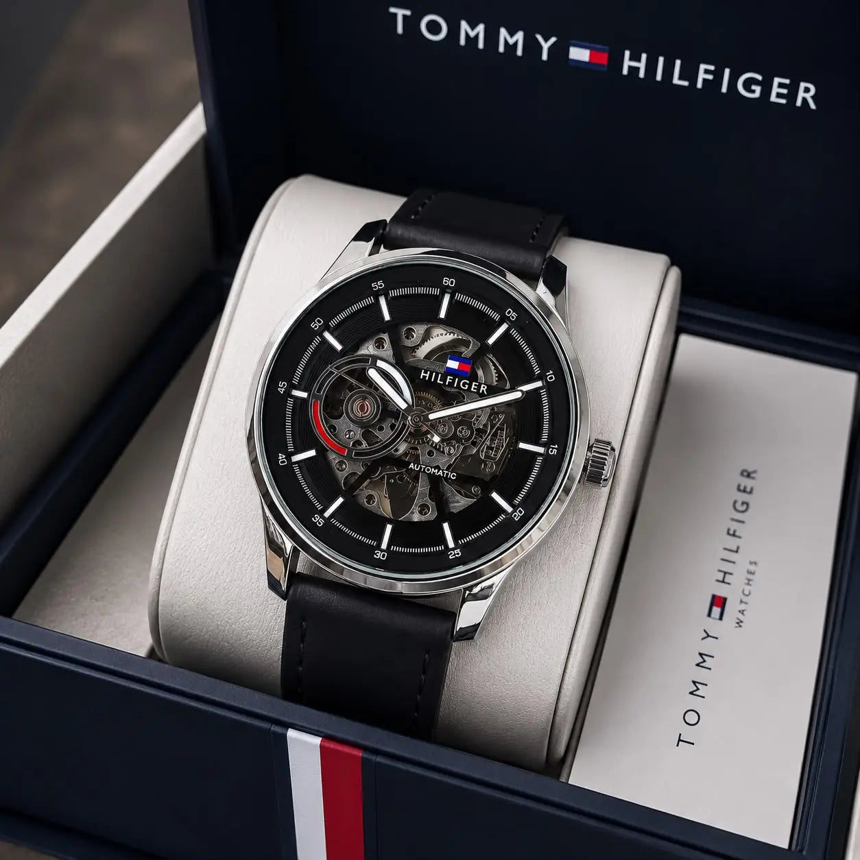 TOMMY_AUTO_LEATHER Secondary image