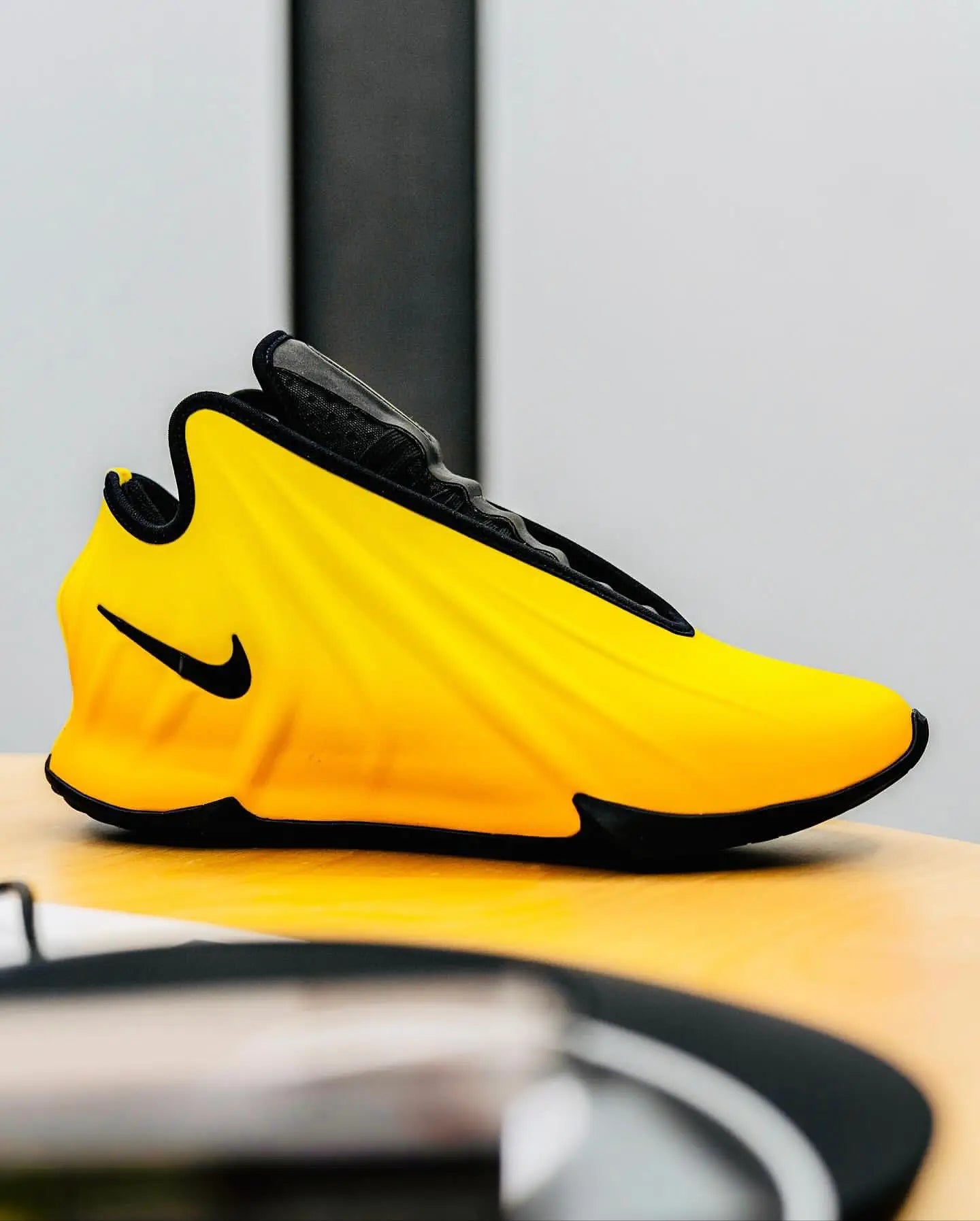 NIK_E GT FUTURE LIGHTNING YELLOW