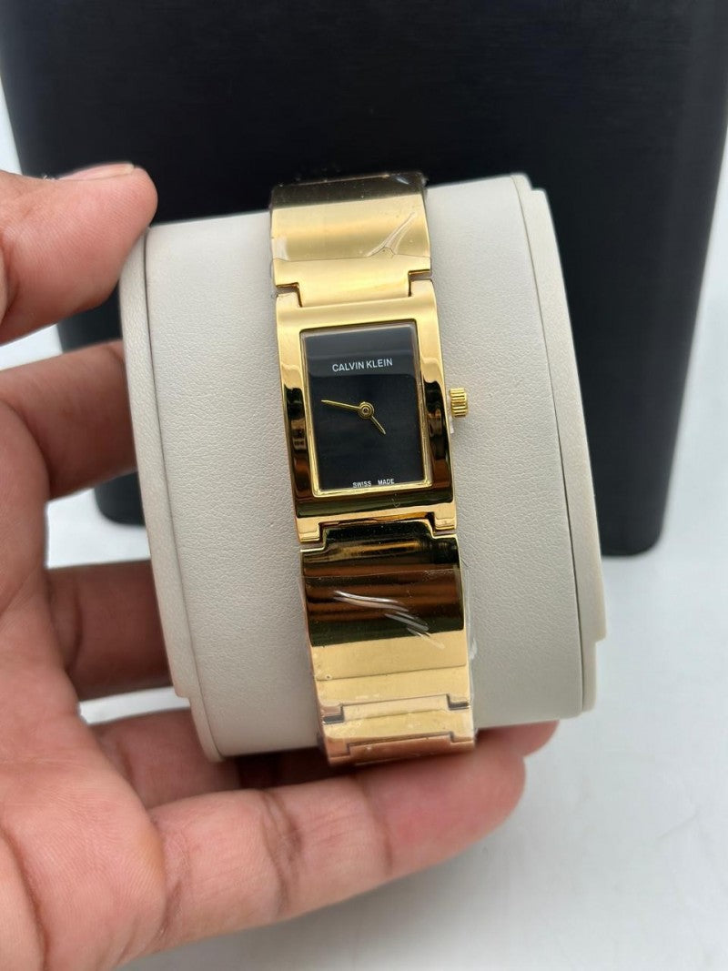 Calvin Klei n Rectangular Women s Gold Black Secondary image
