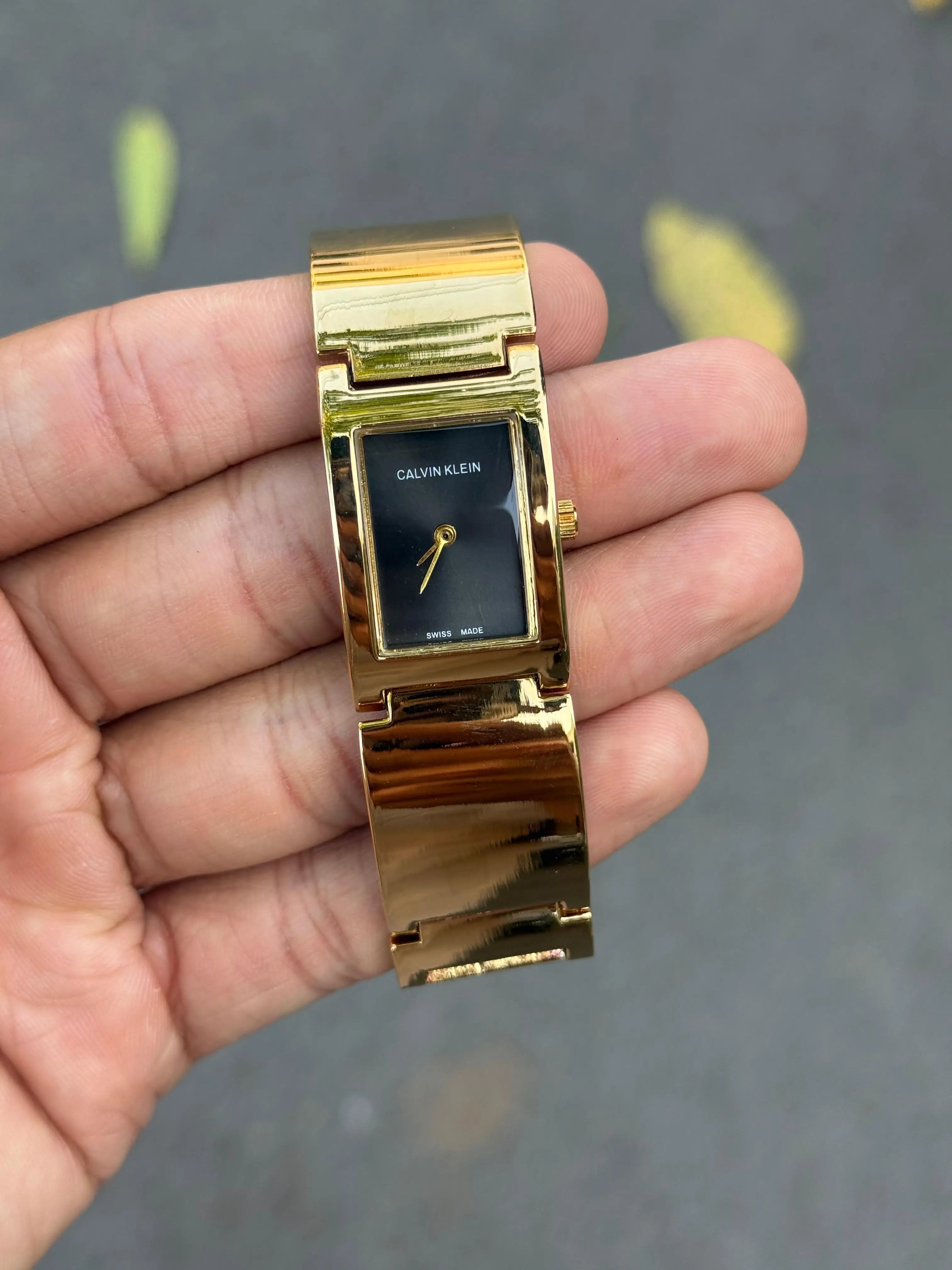 Calvin Klei n Rectangular Women s Gold Black Main image