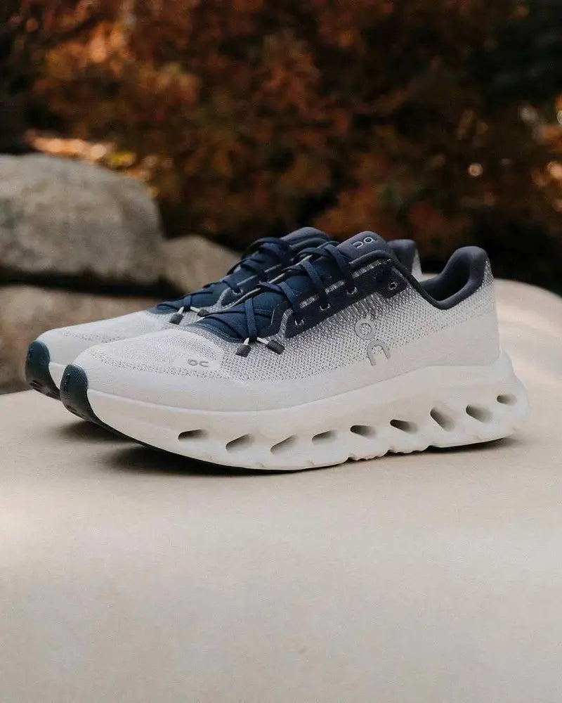 ON Cloud Running Tilt all day trainers in navy Main image
