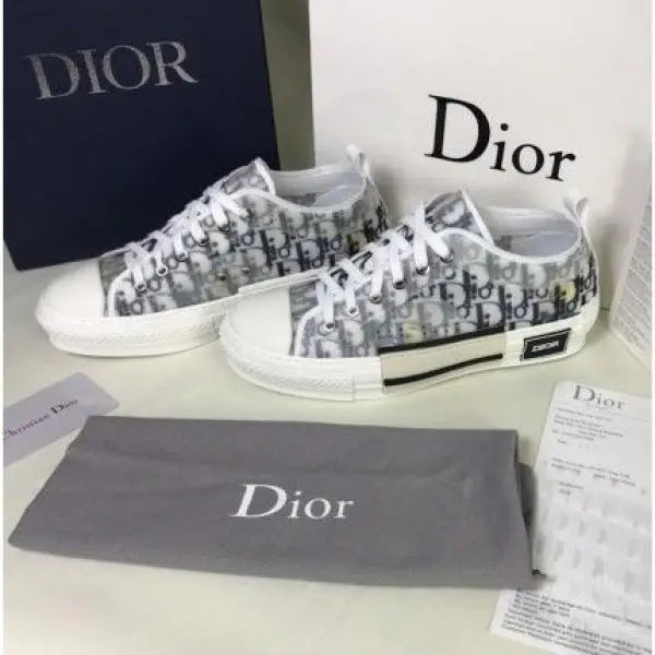 Dio_r B23 Oblique Low Top Sneaker white black canvas with Accessories