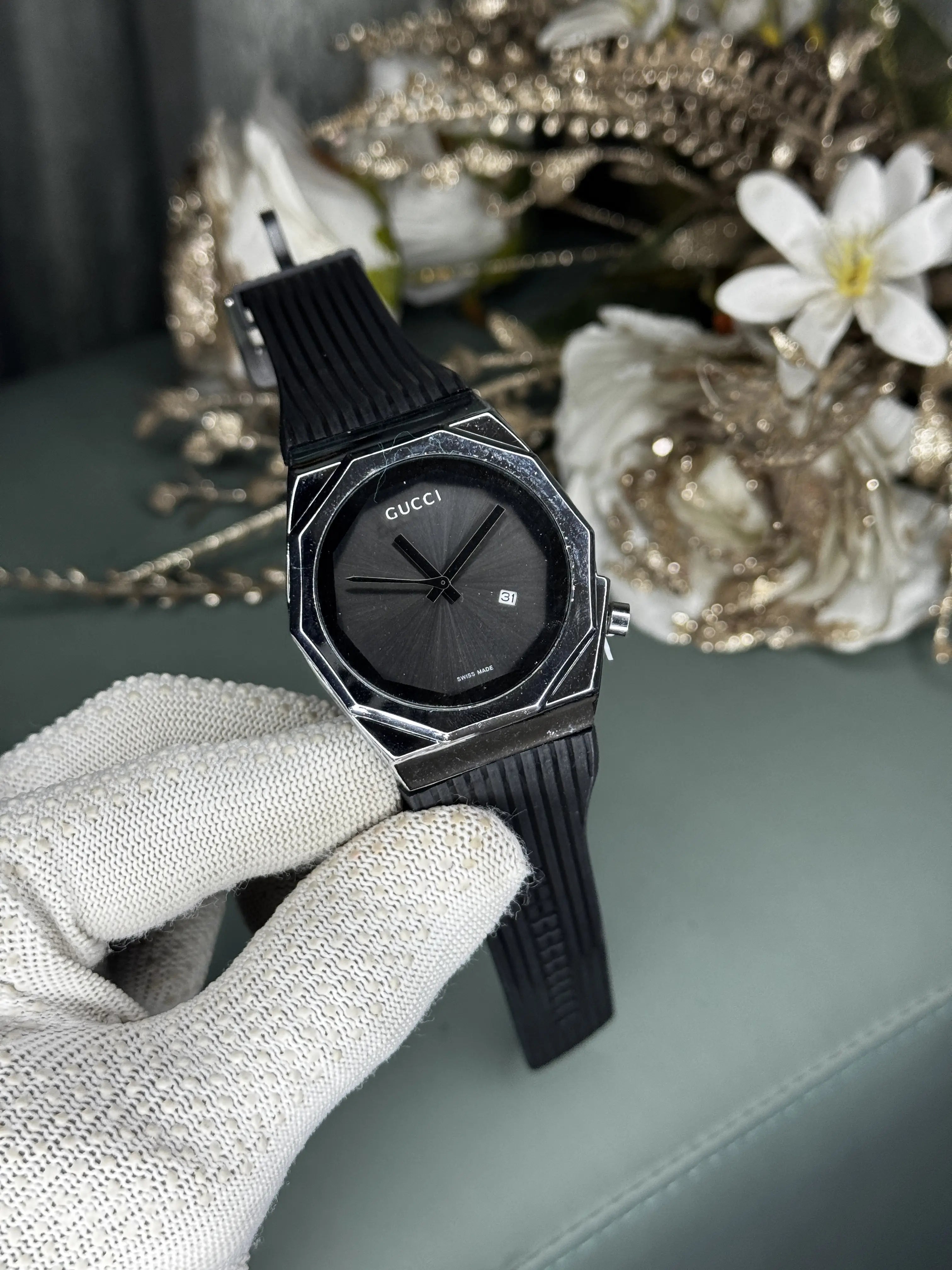 Gucc i All Black Premium Quartz Watch Secondary image