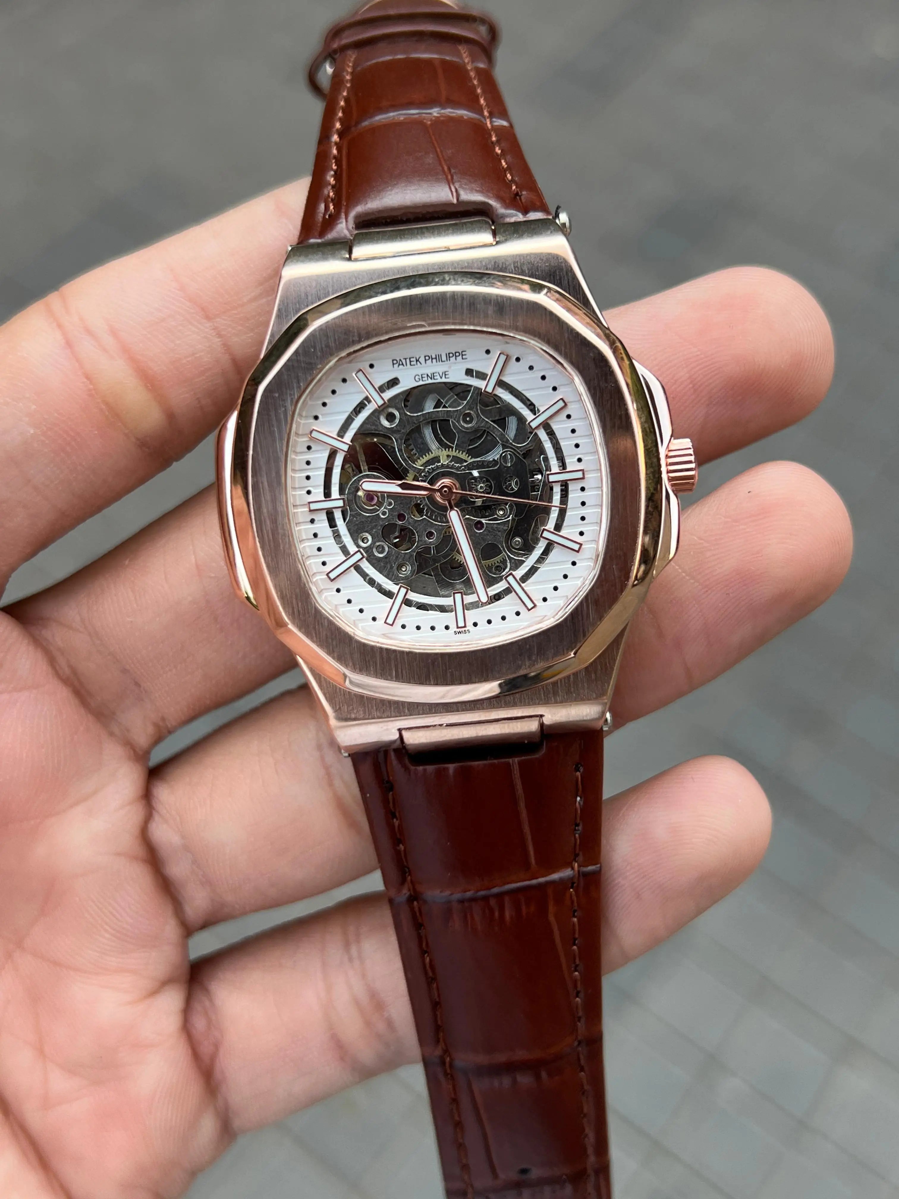 Pate k Phillipe Nautilus Leather Automatic ✓ Secondary image