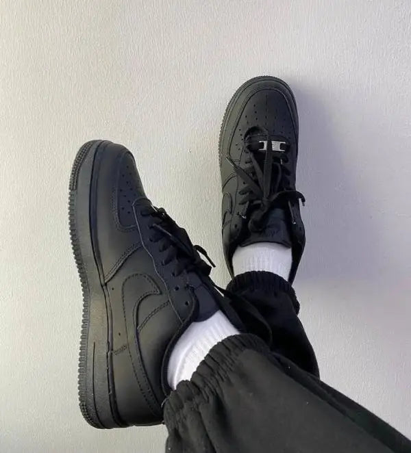 Nik e Airforce 1 Short Leather Black Women With Bustbag Bill Fixx Only