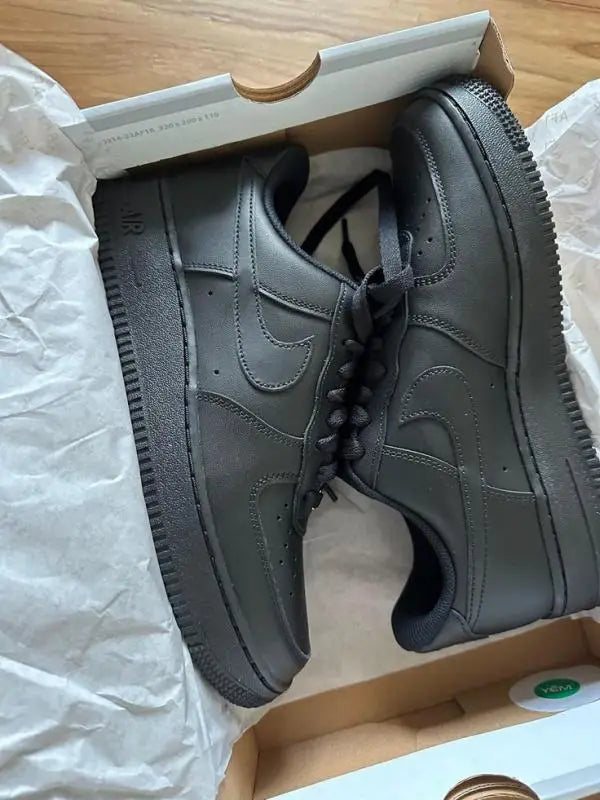Nik e Airforce 1 Short Leather Black Women With Bustbag Bill Fixx Only Main image