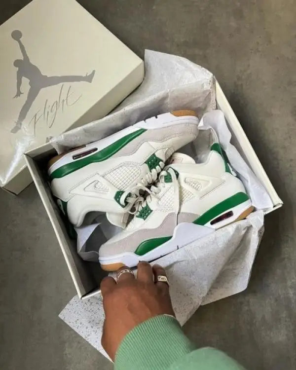 Jordan Retro 4 Pine Green Surplus Semi UA