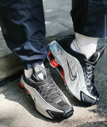 Nik_e Shox R4 Black Metallic Silver