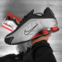 Nik_e Shox R4 Black Metallic Silver
