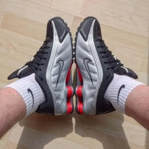 Nik_e Shox R4 Black Metallic Silver