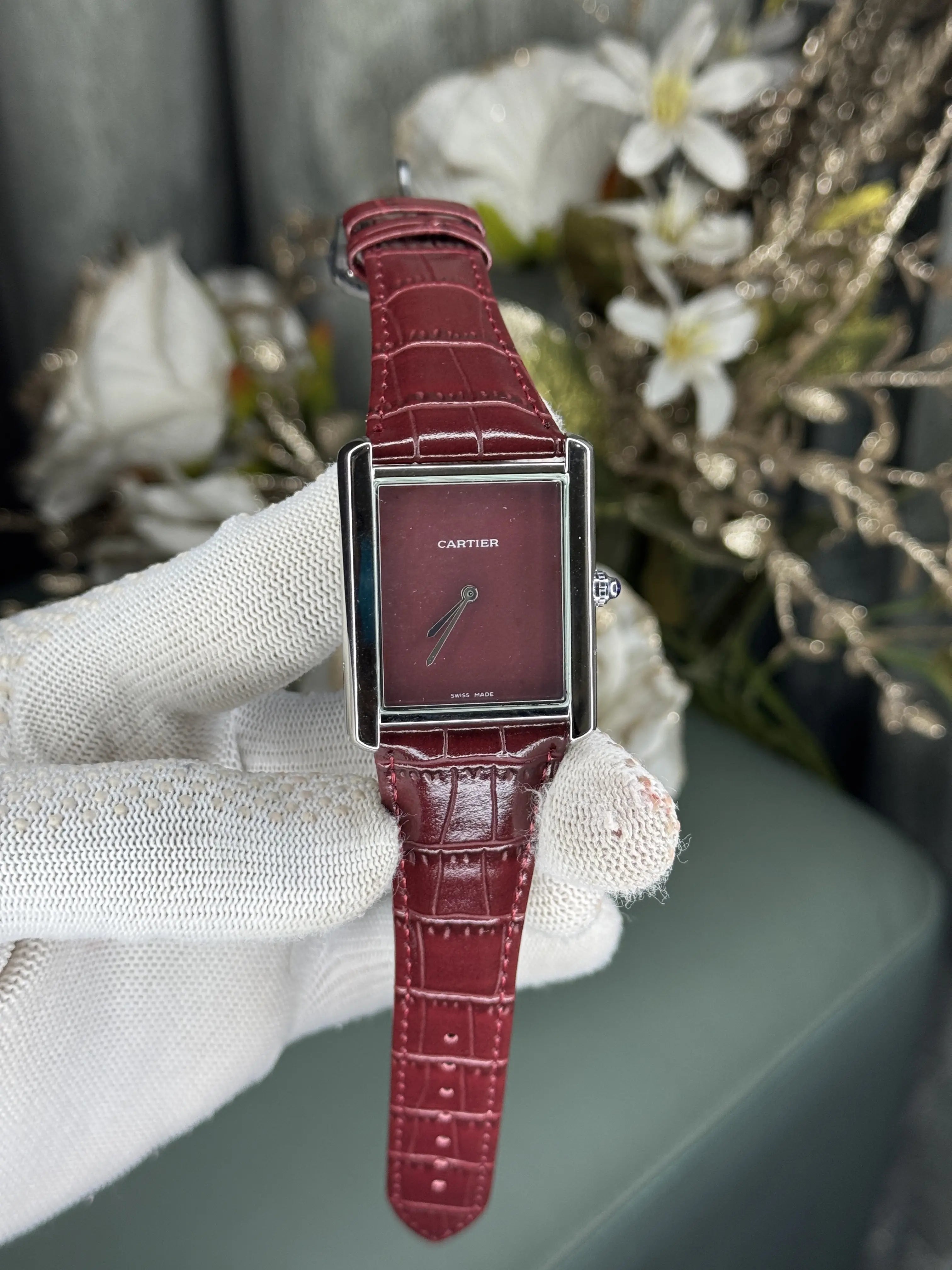 Cartie r Tank Burgundy Premium Quartz Watch Secondary image