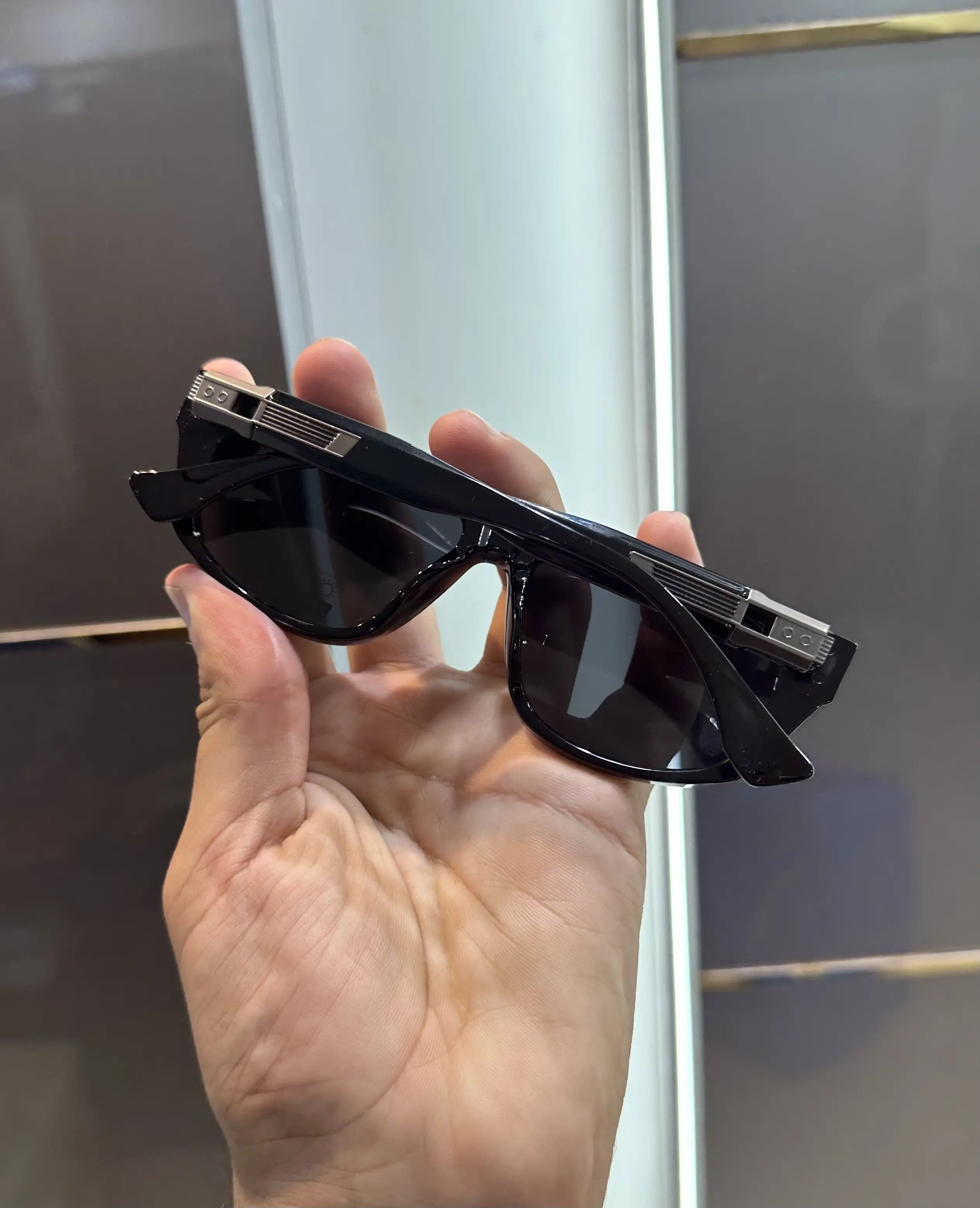 Prad a All Black Premium Shades 04 Secondary image