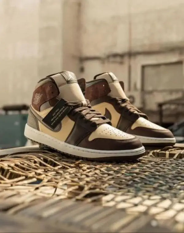 Nik_e Air Jordan 1 Mid SE Paris YMCA Secondary image