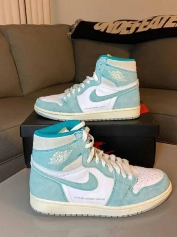 Nik_e Jordan 1 Retro High Turbo Green Surplus Semi UA