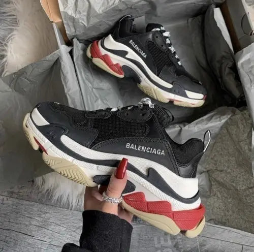 Balenciag_a Triple S Red Black Secondary image