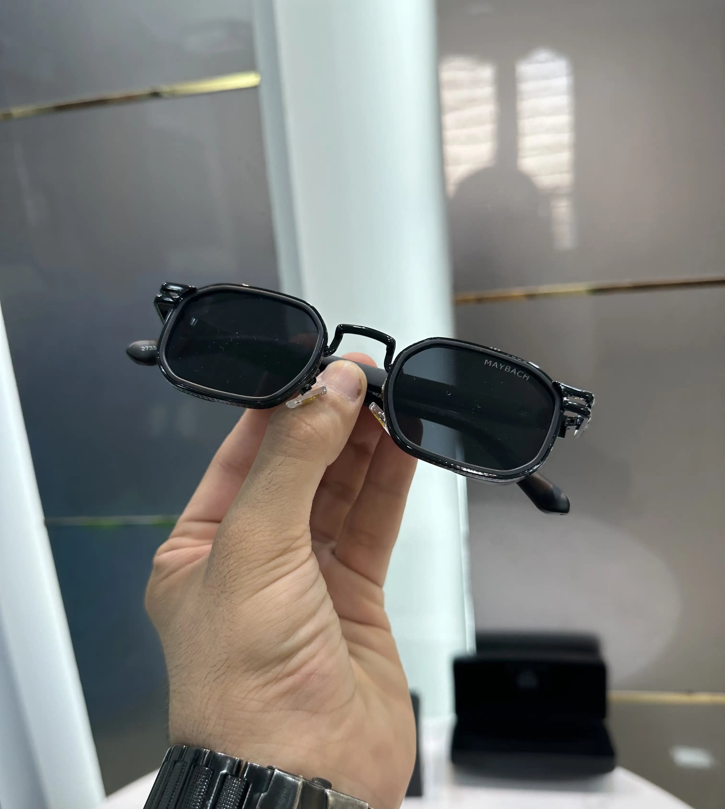 Maybach All Black Premium Shades 2735 Secondary image