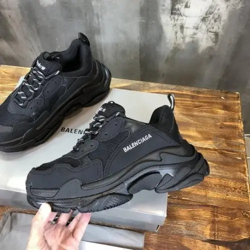 Balenciag_a Triple S Full Black Main image