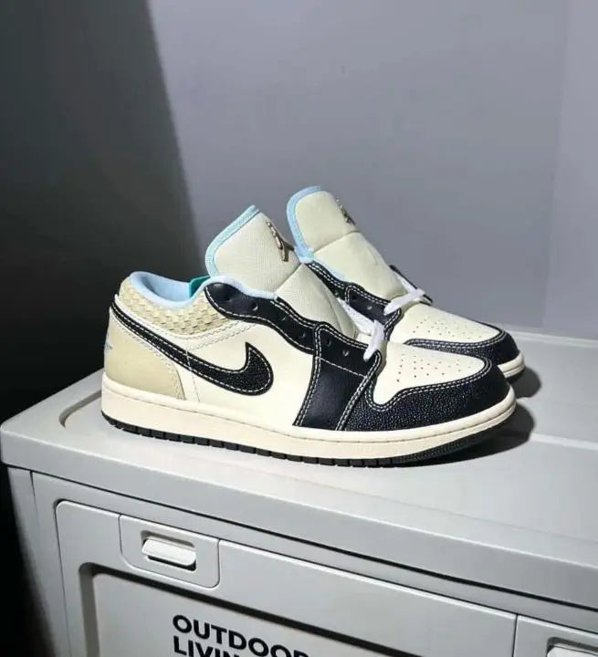 Air Jordan 1 Low SE Coconut Milk Black Muslin Main image