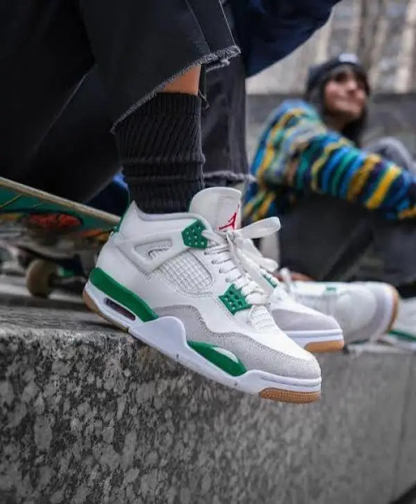 AIR JORDAN RETRO 4 PINE GREEN 💚 Main image
