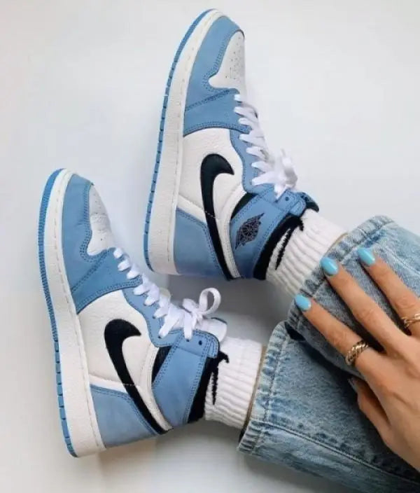 Nik_e Jordan Retro 1 University Blue Women Secondary image