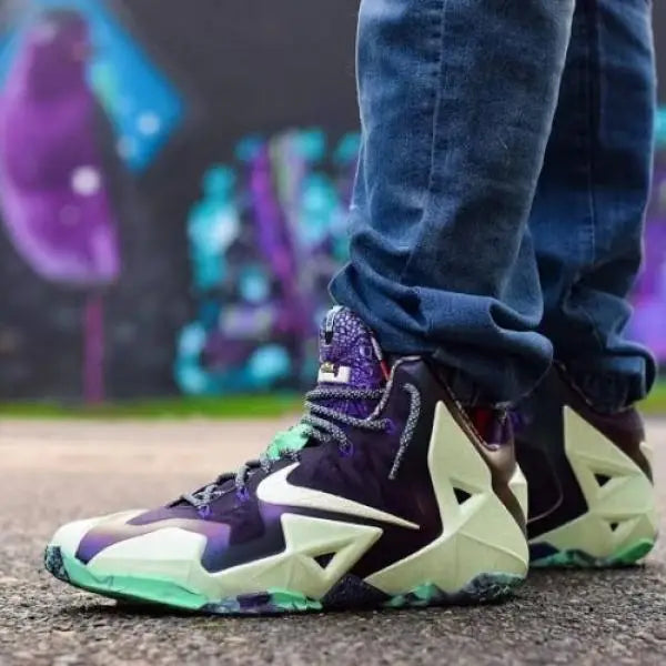 Nik_e Lebron 11 Gator king Glow in Dark