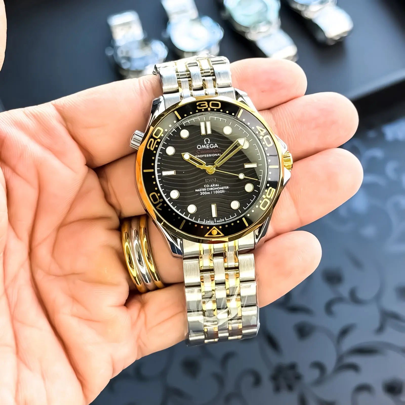 OMEGA_AUTO_GOLD_TT_BLACK Main image
