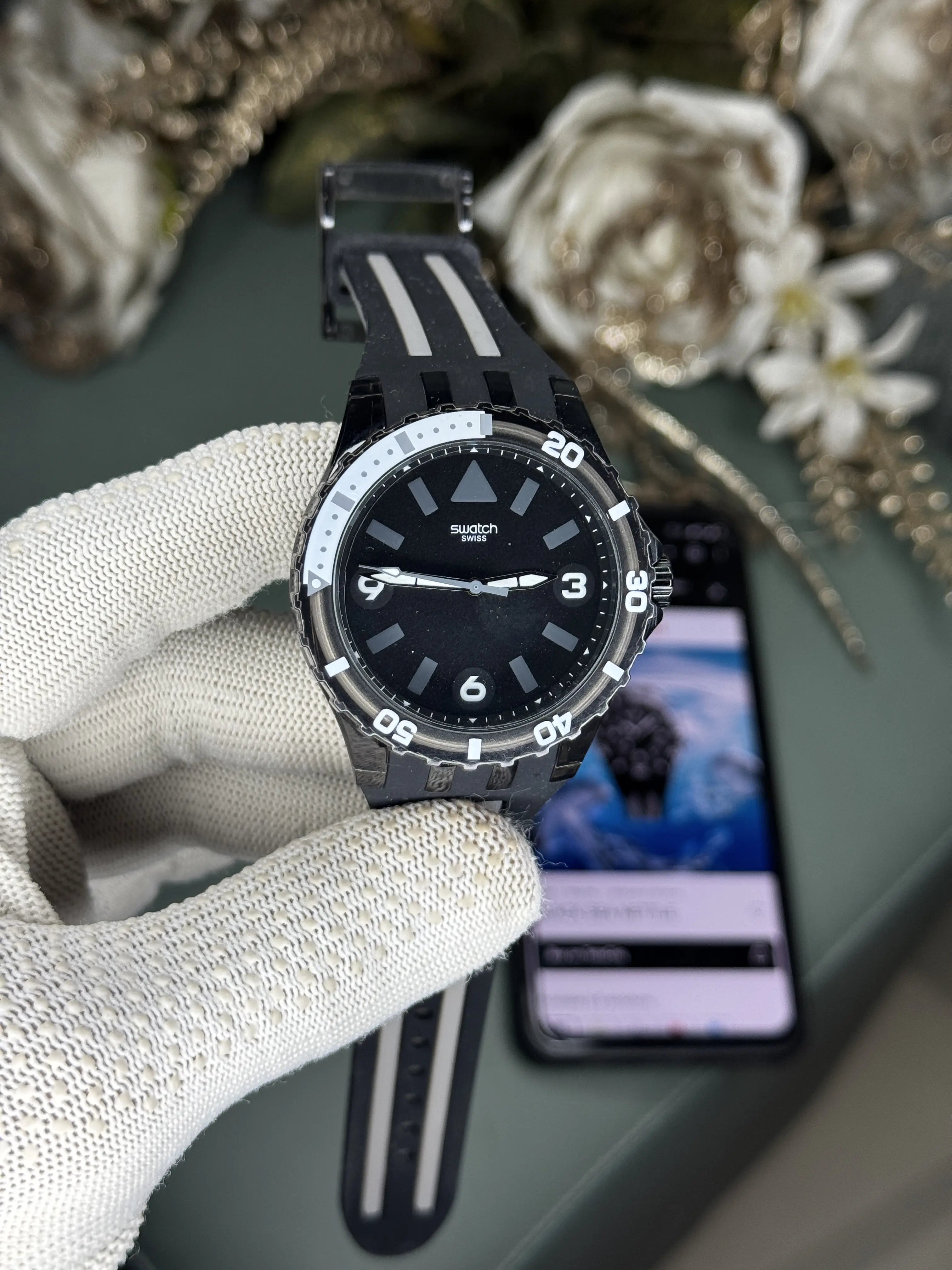 Swatch Sea Nettle Black Premium Quartz Watch Main image