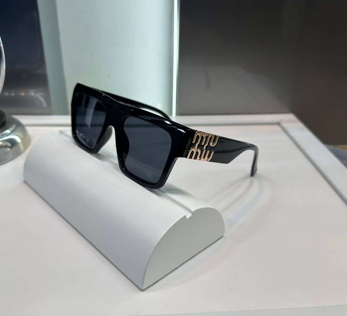 Miu Miu All Black Premium Shade 090 Main image