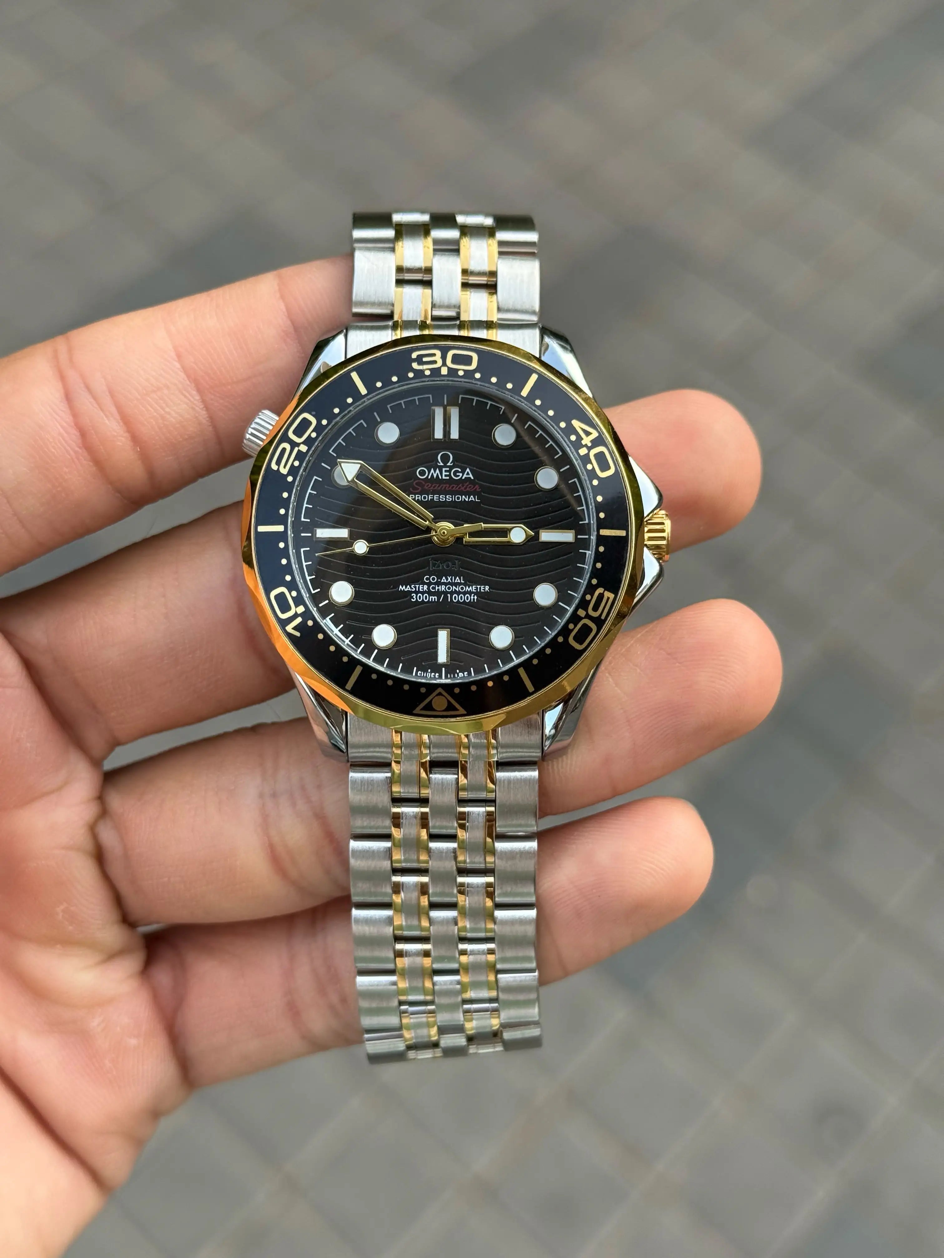 Omeg a Seamaster Automatic Secondary image