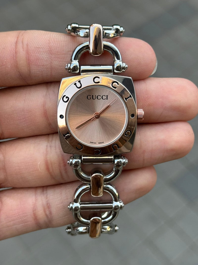 Gucc i Elegant Women Two Tone Pink Dial Main image