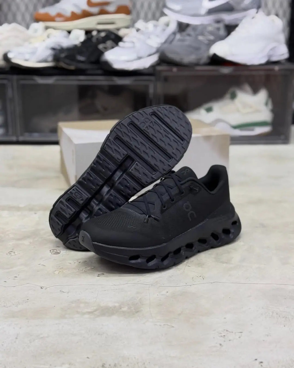 ON Cloud Running tilt Black Eclipse