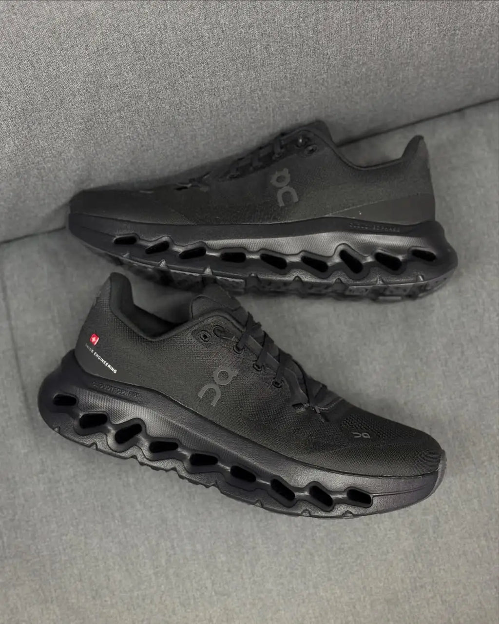 ON Cloud Running tilt Black Eclipse