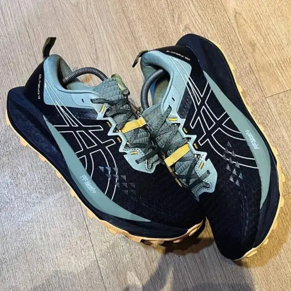 Asic s Gel Trabuco 13 black Cream