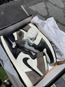 Nik_e Jordan Retro 1 Dark Mocha Surplus Semi Ua