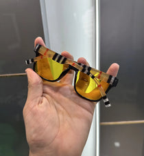 Burberr y Logo Stick Yellow Premium Shades 4395