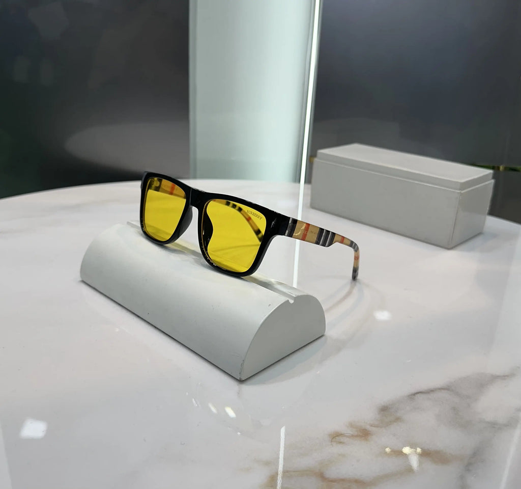 Burberr y Logo Stick Yellow Premium Shades 4395