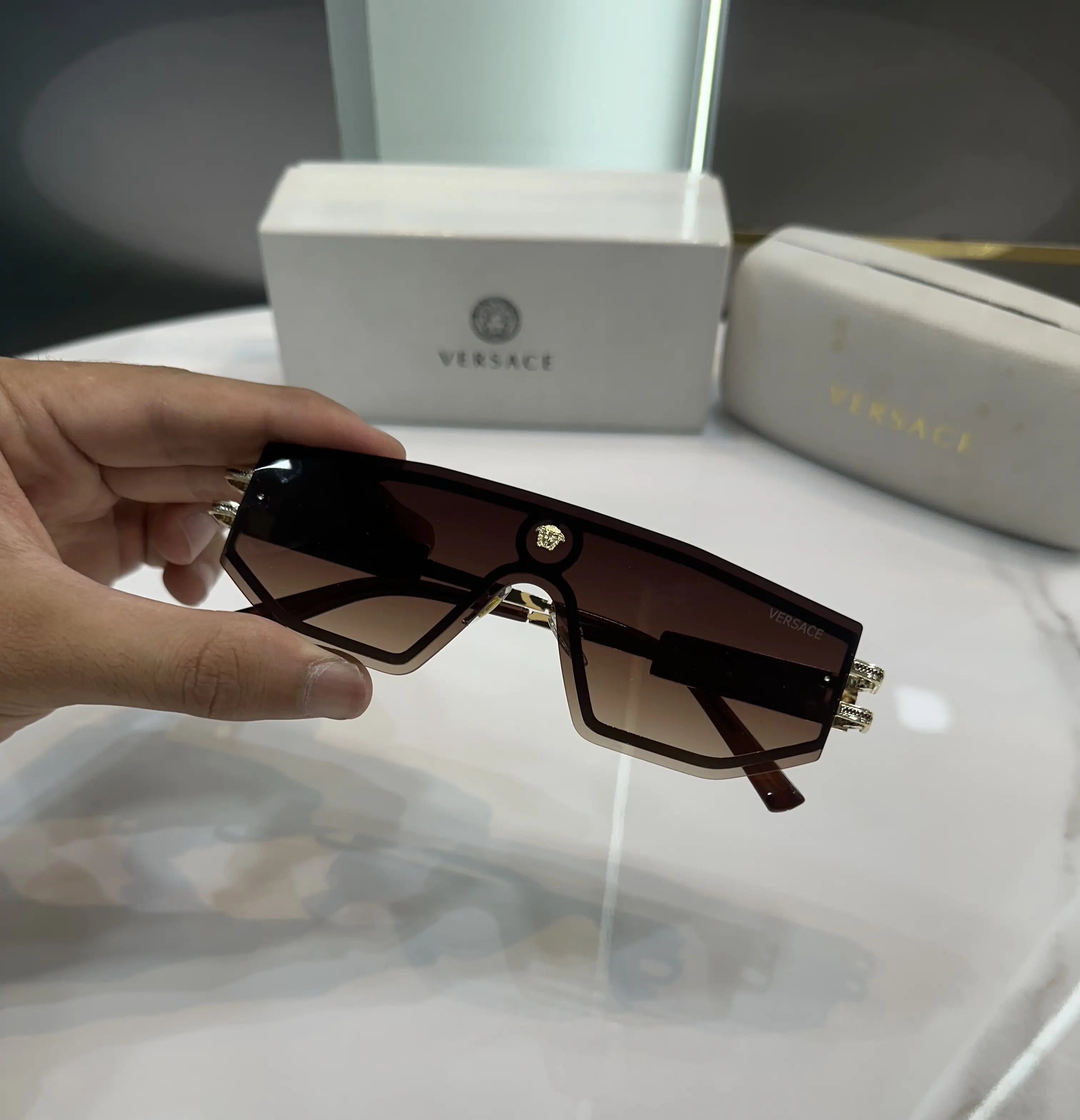 Versac e Gold Brown Metal Premium Shades 9995 Secondary image